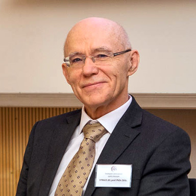 Obrázek epizody Evropsky proslulý kriminalista a forenzní biomechanik prof. Jiří Straus nám v dalším díle univerzitního podcastu prozradí, zda jsou věrohodnější metody Kriminálky Las Vegas nebo Případů 1. oddělení