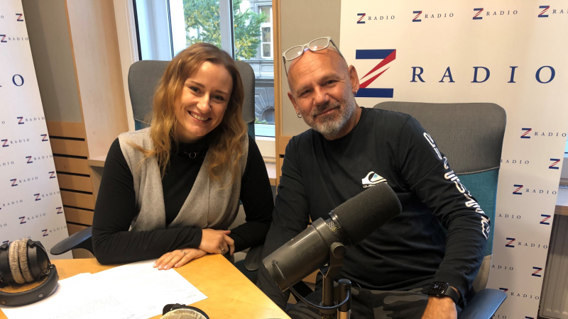 Obrázek epizody Nevím, proč se šedesátiny tolik přeceňují. Hodí se ale, aby hudebník na své narozeniny vystoupil, říká Oto Balage před koncertem v O2 aréně