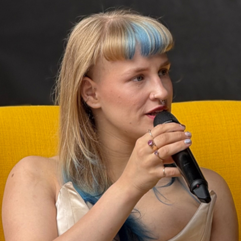 Obrázek epizody #120 Aiko - Pod kapotou auta jsem našla bochník chleba a kosti