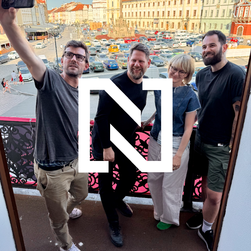 Obrázek epizody Káva za 260 korun, fontána z Wishe a výhled na kapoty aut. O českých městech, která přicházejí o duši