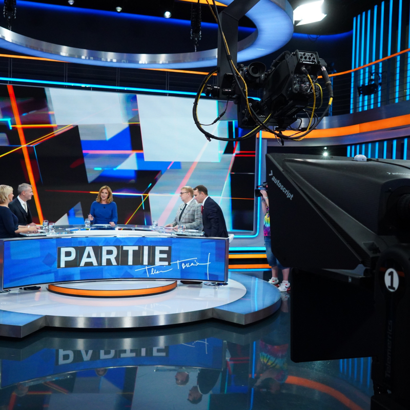 Obrázek epizody Politická debata s Jelínkovou, Hrabou, Juchelkou a Fialou z SPD: Jak zhodnotili výsledky voleb?