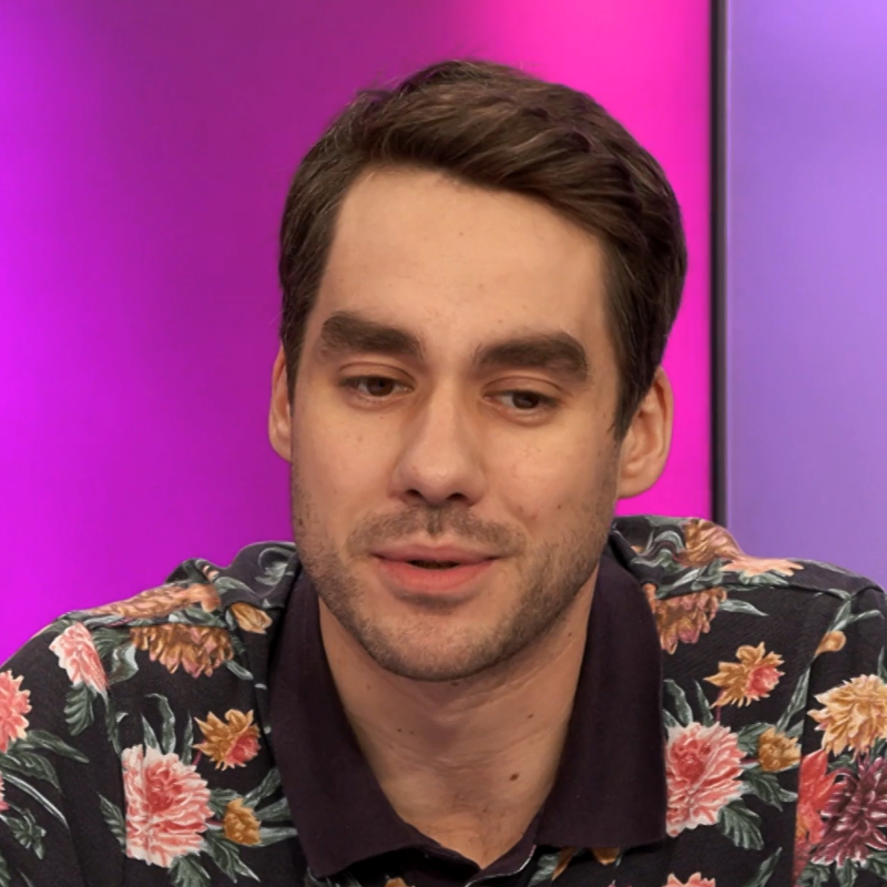 Obrázek epizody Patrik Děrgel: Kvůli roli jsem měl kurz práce s pistolí a mluvil jsem s opravdickými detektivy. / TALK! / 7. 3. 2023