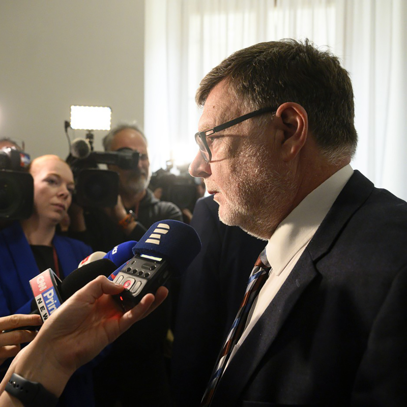 Obrázek epizody Češi by měli s vyššími daněmi kvůli obranným výdajům počítat bez ohledu na to, kdo bude ve vládě