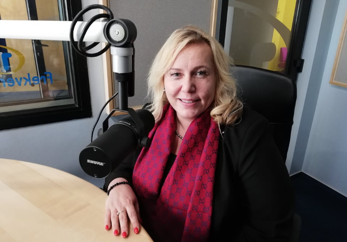 Obrázek epizody Ministryně pro místní rozvoj Klára Dostálová pro Rádio Z: Cestovní kanceláře nabízí za zrušené zájezdy poukazy. Pokud je klienti nemohou využít do 31. srpna 2021, cestovní kanceláře musí vrátit peníze, které do zájezdu klienti vložili.