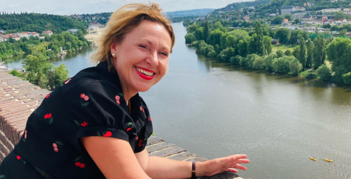 Obrázek epizody Iva Grossová: Telefon soudnímu lékaři může zazvonit kdykoliv, je to akční práce. Nejčastěji vraždí člen rodiny