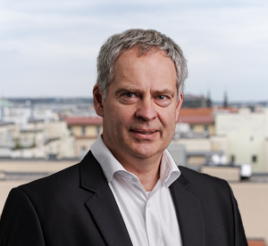 Obrázek epizody "Učím se fungovat v režimu tady a teď," říká bývalý hokejový reprezentant Martin Hosták