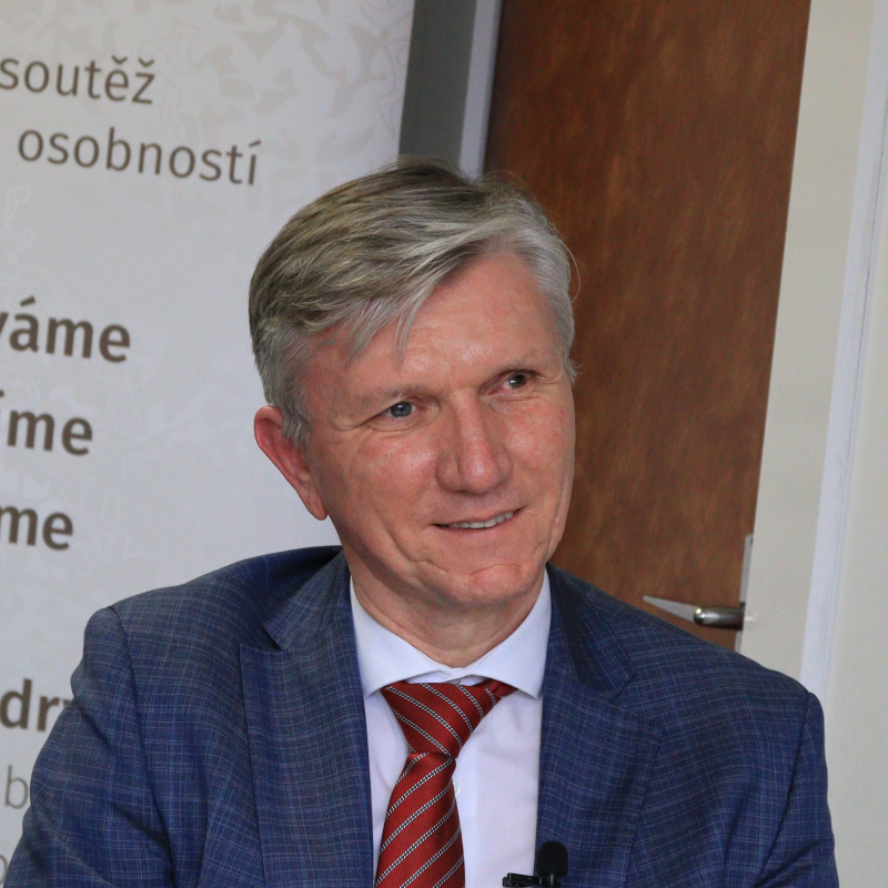 Obrázek epizody Zdeněk Zajíček (ICT UNIE): Češi mají rádi digitální služby, ale u těch státních chybí jednoduchost