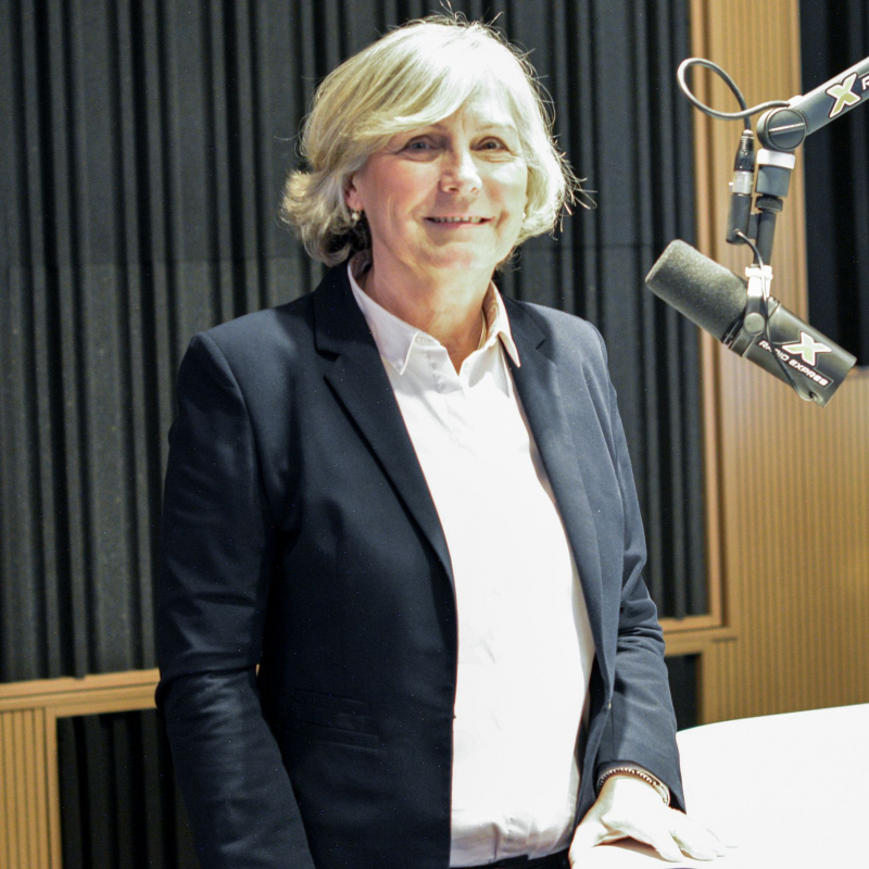 Obrázek epizody Tatiana Kratochvílová - Čím viac ľudí prestúpi do autobusu, tým budú... (Braňo Závodský Naživo)