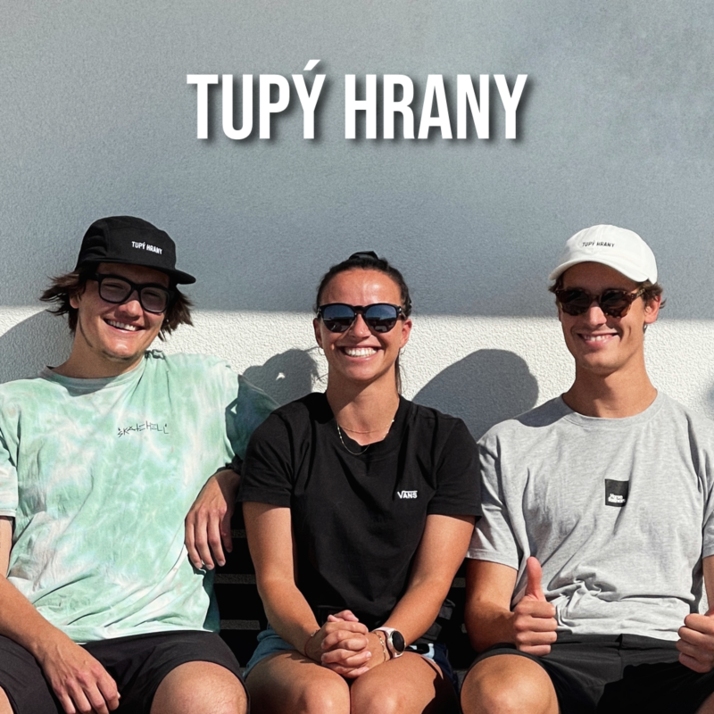 Obrázek epizody Klaudia Medlová: Snowboarding se změnil, ale z jezdců by se neměl vytratit jejich spirit. / Tupý hrany #55