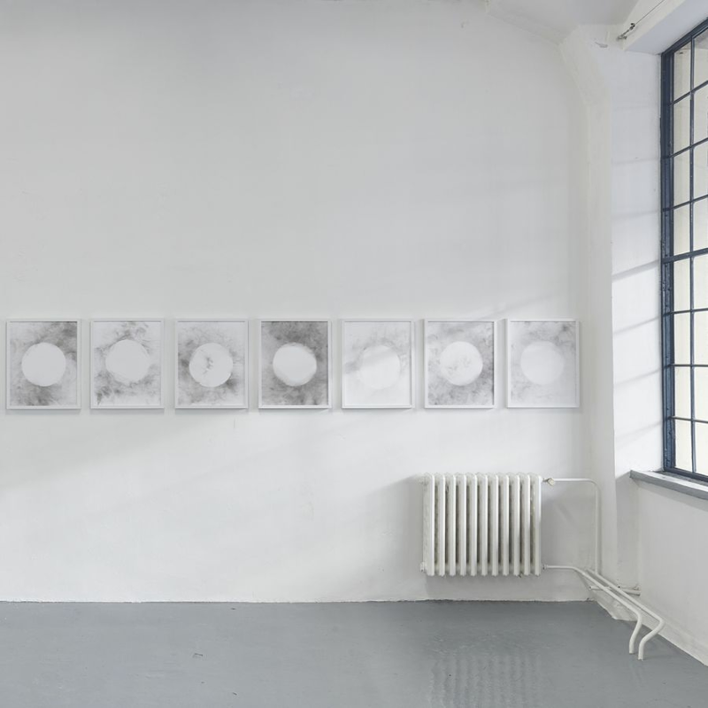 Obrázek epizody Pragovka Gallery: Vzducho-prach(y) (Adam Hudec)