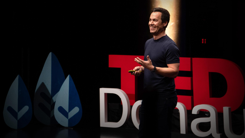 Obrázek epizody Want to give a great presentation? Use ugly sketches | Martin J. Eppler