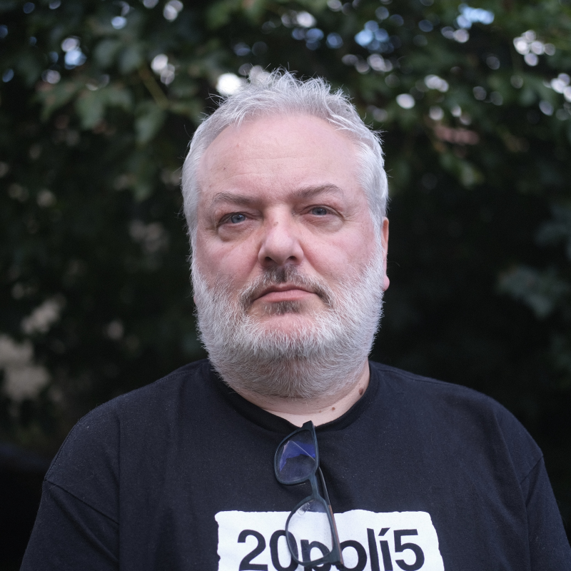 Obrázek epizody Vydavatelství Polí5 funguje jako družstevní servis pro kapely, které nechtějí, aby jim někdo něco diktoval