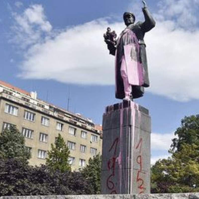 Obrázek epizody Co říkám na události okolo sochy Koněva