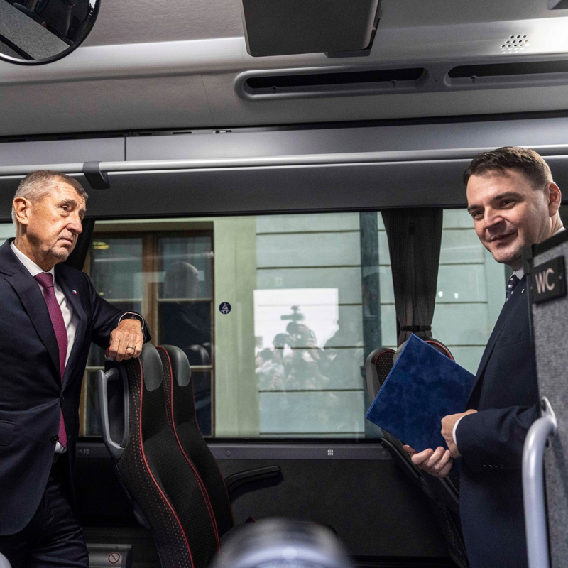 Obrázek epizody Propouštění na ministerstvech začalo a má být ještě snazší. Mají se úředníci s novou vládou bát?