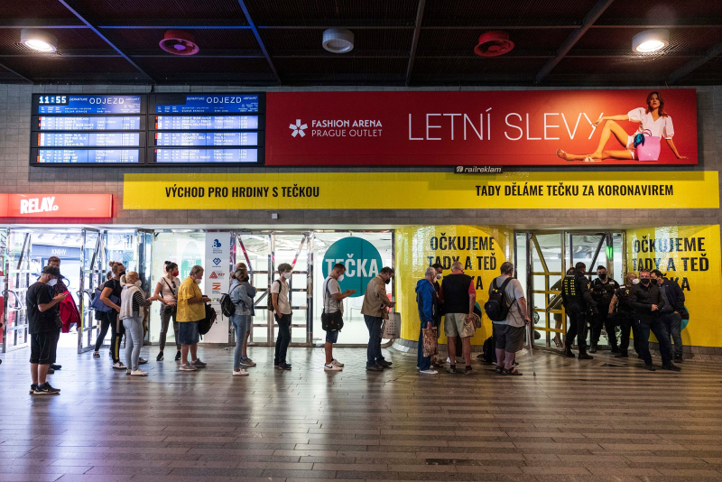 Obrázek epizody Opět nejsme připraveni, vláda na růst nakažených reaguje pozdě a mírně