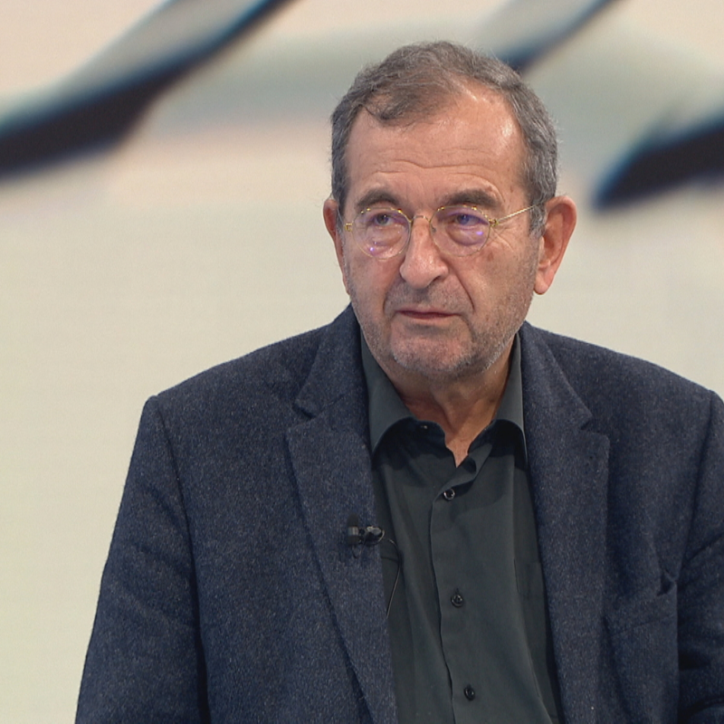 Obrázek epizody Odpoutání se od negativity zajistí štěstí, konzumní hon ne. Expert radí, jak slavit Vánoce