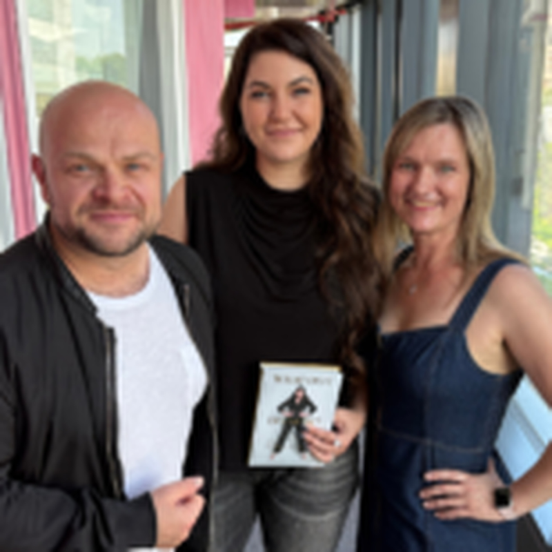 Obrázek epizody Celeste Buckingham: Vyhořela jsem. Pár měsíců jsem nechtěla dělat vůbec nic