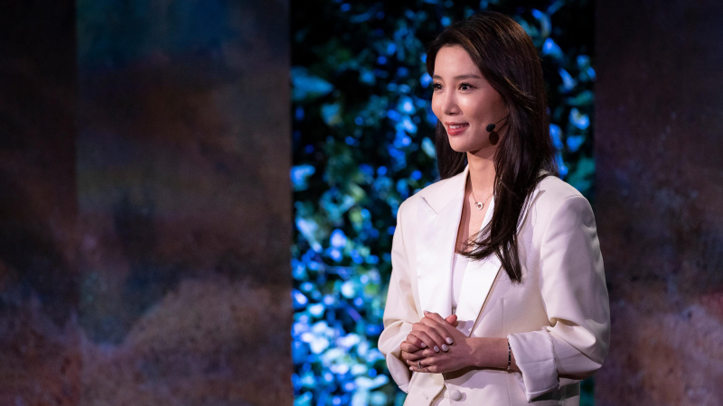 Obrázek epizody How webtoons are changing movies and TV | Hyeonmi Kim