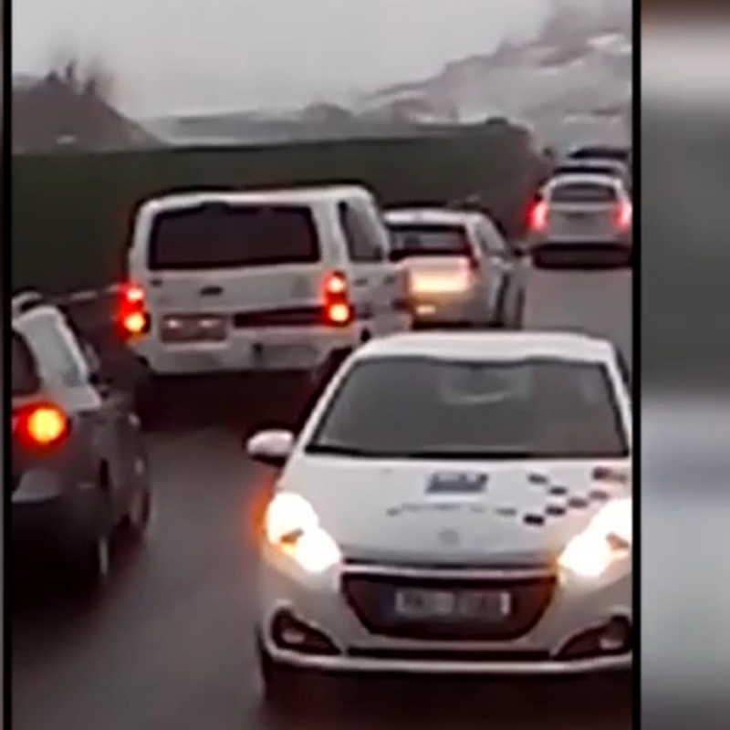 Obrázek epizody Záchranářskou uličkou v protisměru. Řidičům u Mohelnice se nechtělo čekat v koloně