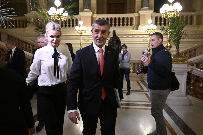 Obrázek epizody Duel na ČT: Nekonzistentní Babiš by nepomohl spojencům v NATO, Pavel se klidně bránil a nešel do protiútoku