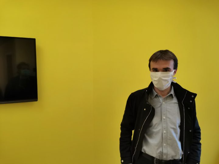 Obrázek epizody Jiří Fröhlich: Místo dezinfekce chodila lidem z e-shopu obyčejná voda