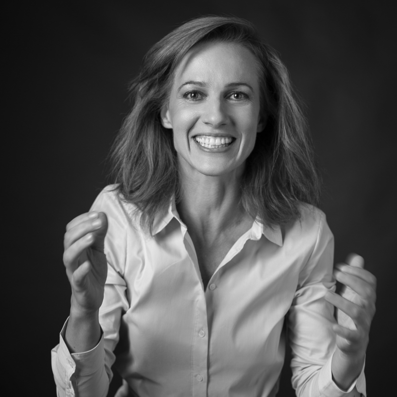 Obrázek epizody Petra Bučková. V herectví je potřeba se umět prodat, snažit se, zkoušet různé věci a především tomu jít naproti.