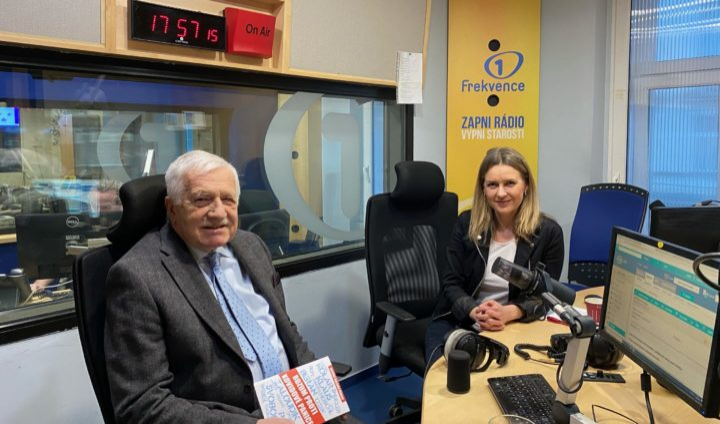 Obrázek epizody Václav Klaus: V Česku se rozum nepoužívá už rok. Díky panice se dostal úplně na druhou kolej