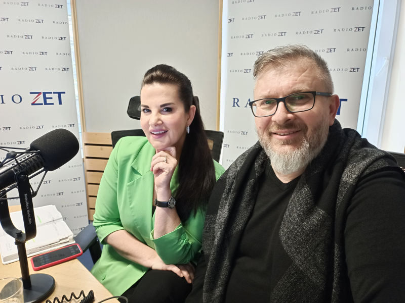 Obrázek epizody Pán si přál v domě seniorů ještě pohladit koně, zvíře jsme vyvezli výtahem přímo k němu, říkají Pavlína Senič a Pavel Hruška