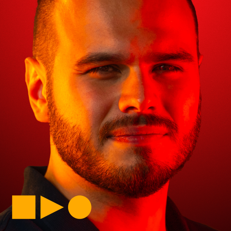 Obrázek epizody Andreas Papadopulos: Zelenskyj v Praze je ocenění naší pomoci Ukrajině. Žádný záběr nestojí za život