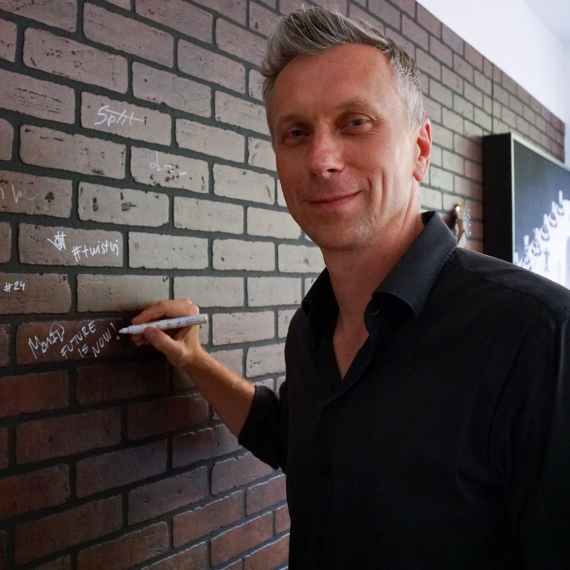 Obrázek epizody PODCAST#5 MARTIN HOLEČKO - Exponenciální technologie, Etnetera, budhismus & Future Port Prague