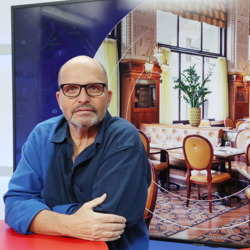 Obrázek epizody Zdeněk Pohlreich zlevnil, spolkl pýchu a vaří i buchtičky. „Na jaře jsme vsadili na špatnou kartu“