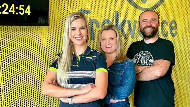 Obrázek epizody Jana Poštová: Rychlost může za spoustu nehod a úrazů. Nejrizikovější jsou řidiči, co mají papíry 3 roky