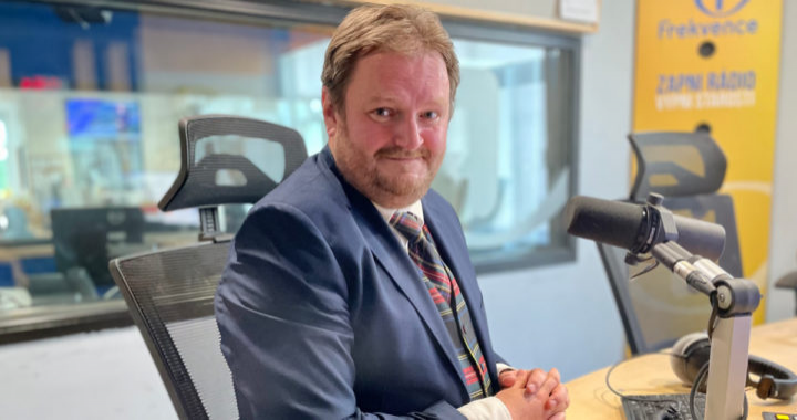 Obrázek epizody Zastropování cen energií by byla chyba! Způsobilo by to jejich nedostatek, řekl v Press klubu ekonom Petr Bartoň