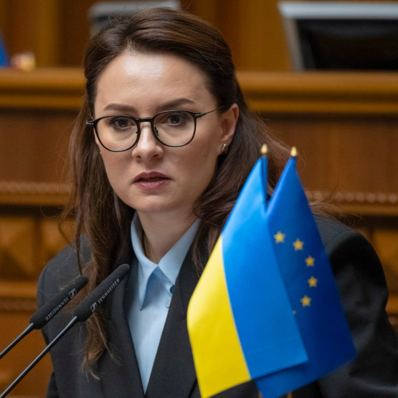 Obrázek epizody Nová ukrajinská premiérka je extrémně výkonná a má blízko k Zelenského lidem. Válku ale změna vlády neovlivní