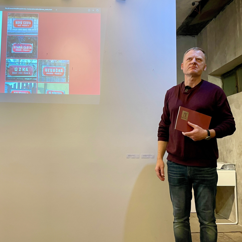 Obrázek epizody Vít Janota: Nová Uličnice (záznam čtení z galerie Art brut Praha)