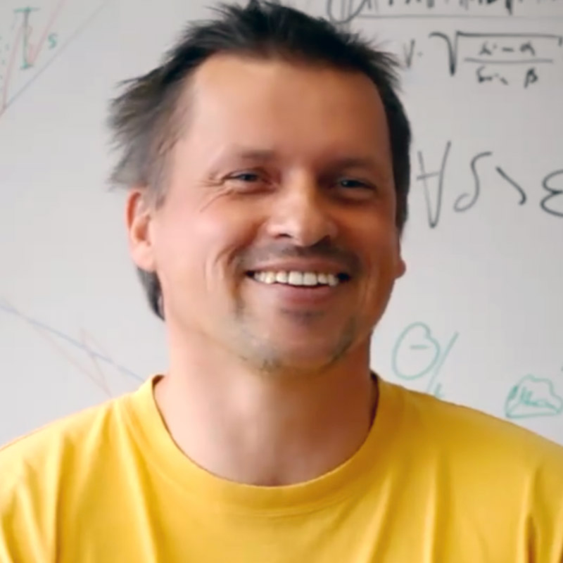 Obrázek epizody #16 Karel Vrbenský - Vládce Českého poháru paraglidingu o tom, jak uletět bomby