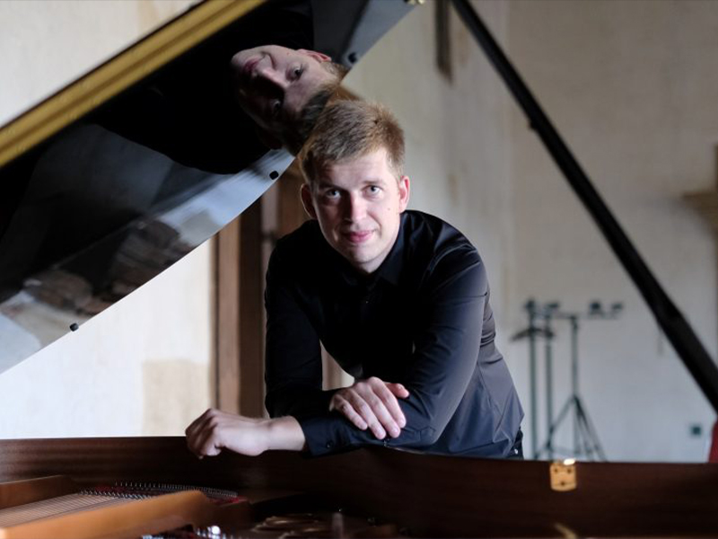 Obrázek epizody Pianista a varhaník Marek Kozák začínal hrát už ve čtyřech letech