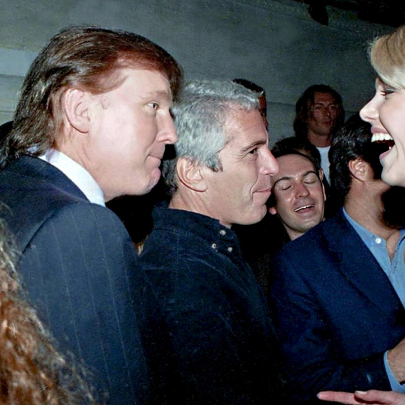 Obrázek epizody Trump odpoutává pozornost od Epsteinových spisů a zbavuje se lidí, kteří nejsou dostatečně loajální