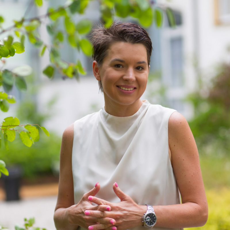 Obrázek epizody Iva Pluháčková: S etiketou jsme na tom v Česku dost dobře