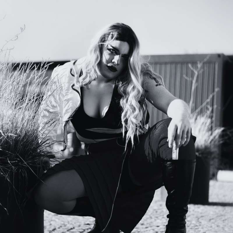 Obrázek epizody Drag queen, co má penis stažený jak krovky berušky - Finiji DarkAngel ■ Epizoda 6 ■ GAY GUYS PODCAST