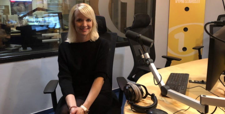 Obrázek epizody Lidé jsou líní na vztahu pracovat. Berou ho více konzumně, říká koučka Černá