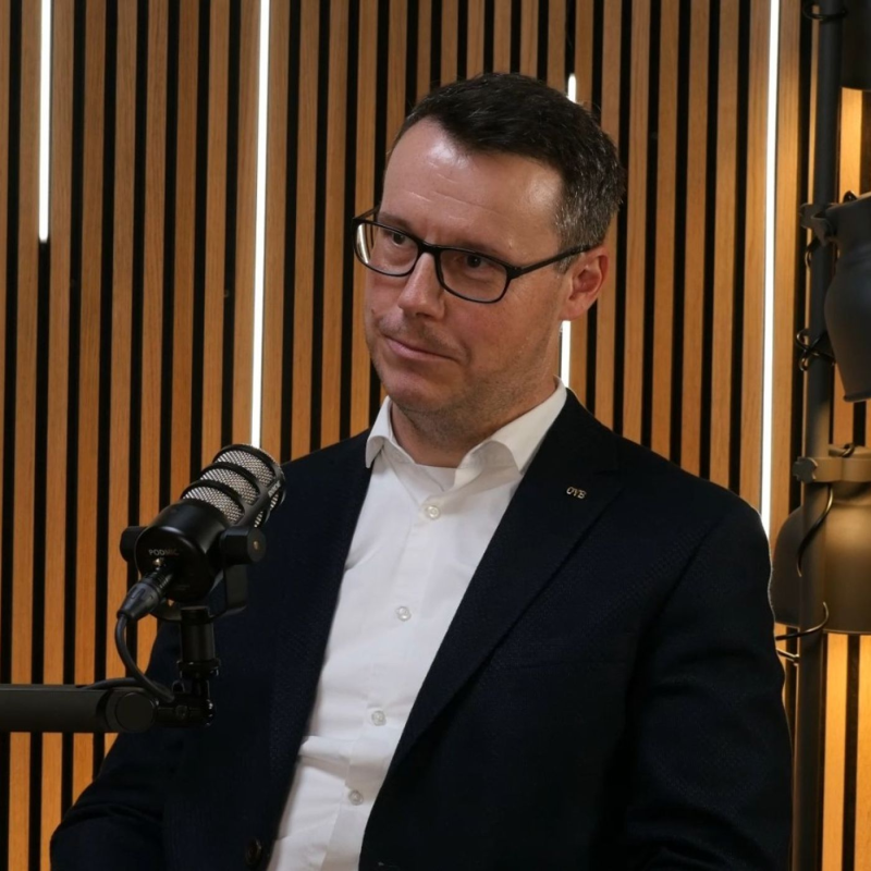 Obrázek epizody Pražáci si na důchody budou muset připlatit, říká specialista na penze Šmajer - Newstream Business Talk.