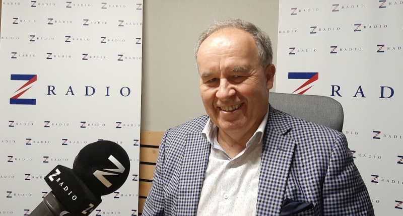 Obrázek epizody Zvyšování schodku rozpočtu před volbami neposouvá Česko k vyspělým demokraciím, upozorňuje ekonom Jiří Schwarz