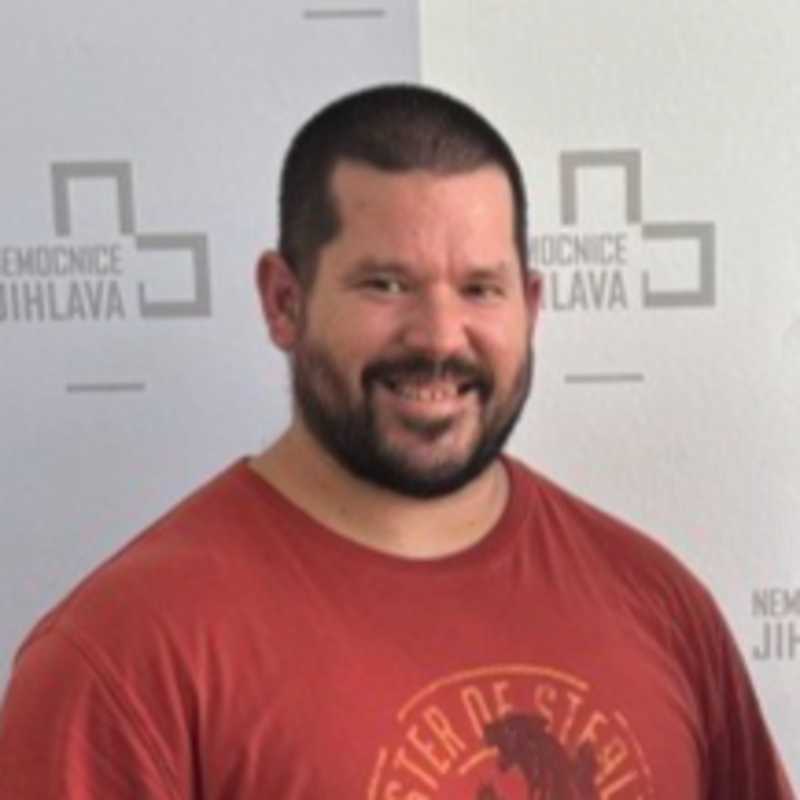 Obrázek epizody Šampiona v bench pressu můžete potkat v nemocnici, vydává obědy