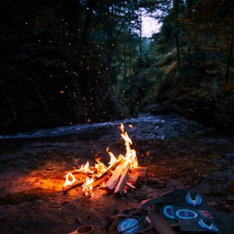 Obrázek epizody Camping by the River: Crackling fire and river sounds