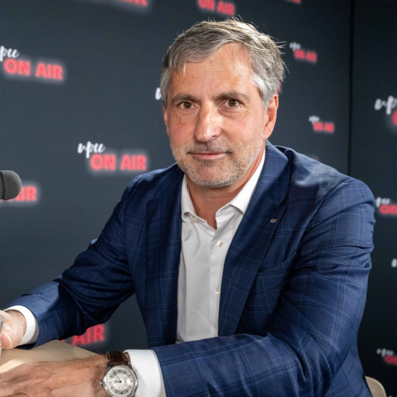 Obrázek epizody UPCE On Air: Chemie je základem všeho, říká prezident Svazu chemického průmyslu Daniel Tamchyna