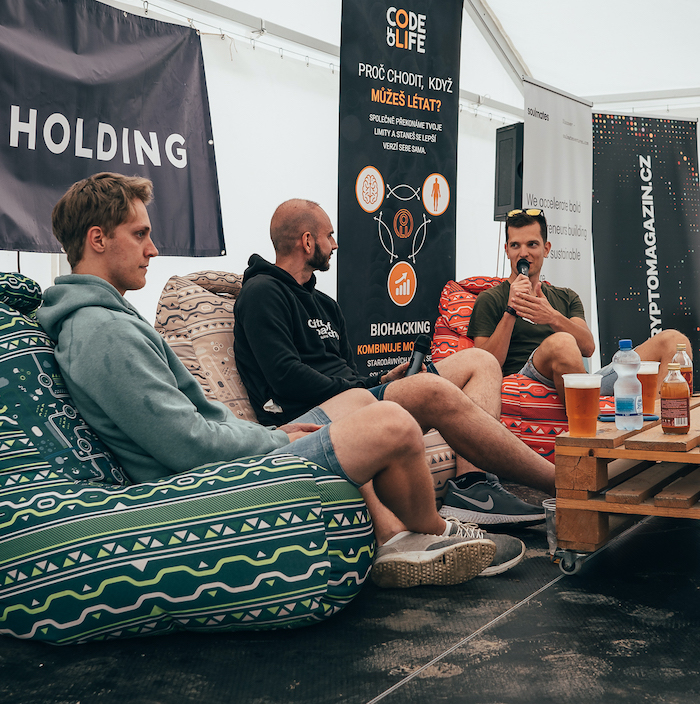 Obrázek epizody Je budoucnost v DeFi a VR hrách? - Petr Sanetrník, Pavel Přecechtěl