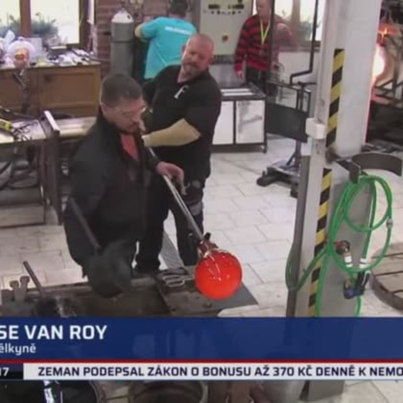 Obrázek epizody Skláři pracují on-line