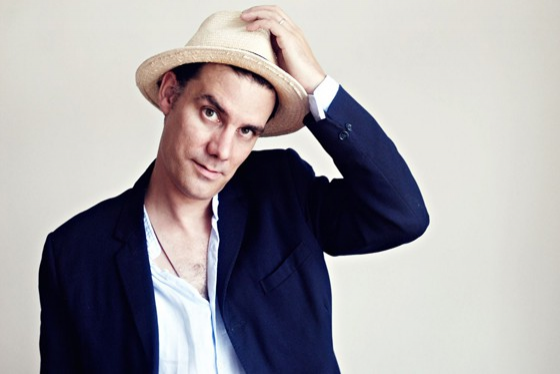 Obrázek epizody Konektor: Exkluzivní rozhovor s Jamesem Harriesem k singlu Slow Mover a novinky z tábora Michala Hrůzy, Vypsané fiXy, Kryštof, Báry Polákové a dalších