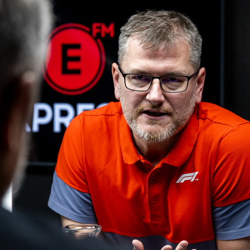 Obrázek epizody Tomáš Richtr po 16 letech komentování: Rád bych, aby formule 1 spojovala. Ne naopak